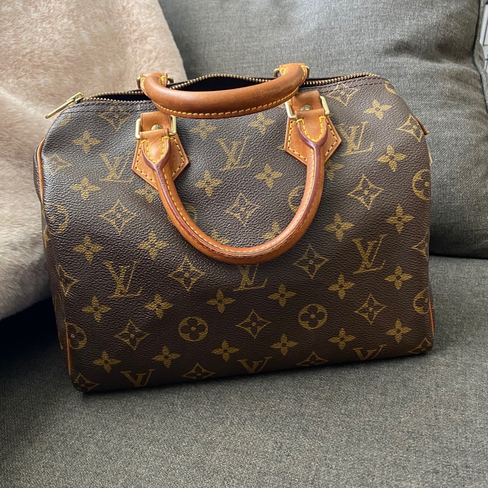 💯 Authentic Louis Vuitton Speedy 25